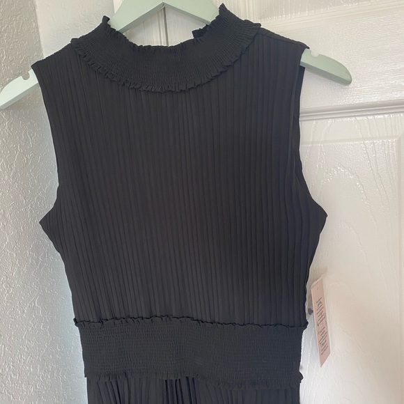 Dress - Picture 5 of 5